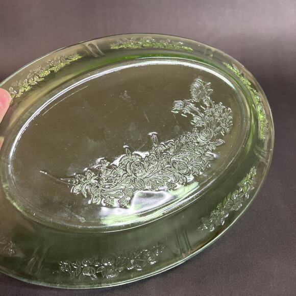 Sharon Cabbage Rose Oval Platter, Green Uranium Glass, Federal, Vintage 1930s - Picture 7 of 7